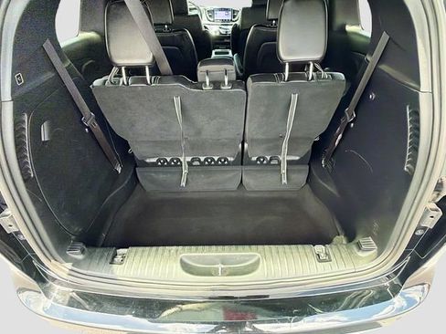 Used 2025 Chrysler Pacifica Select FWD image 27