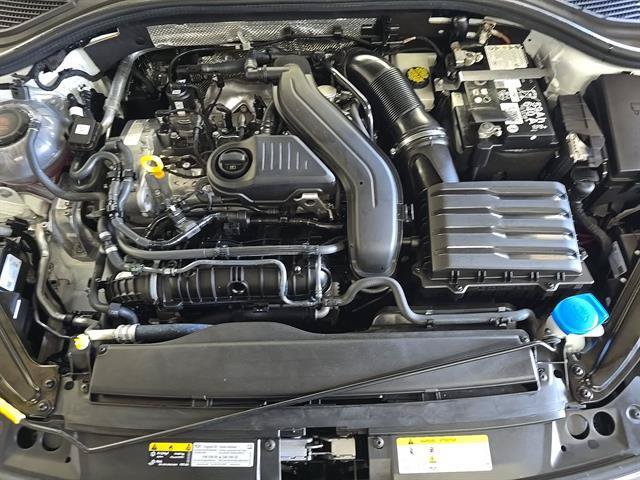 Used 2024 Volkswagen Jetta SE w/ Panoramic Sunroof Package FWD image 12