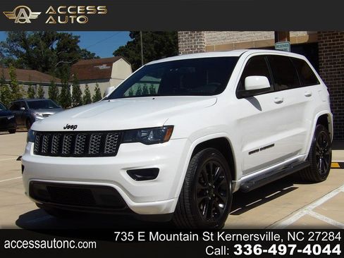 Used 2019 Jeep Grand Cherokee Altitude image 1