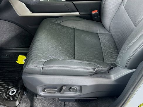 Used 2025 Toyota Tundra Limited image 20
