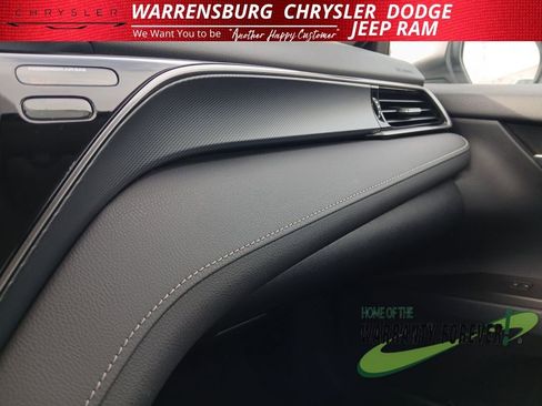 Used 2024 Toyota Camry SE image 29