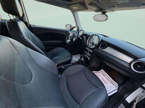 Used 2010 MINI Cooper Hardtop image 10