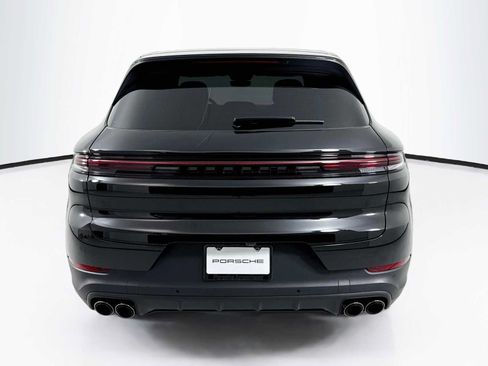 Certified 2026 Porsche Cayenne S AWD/4WD image 10
