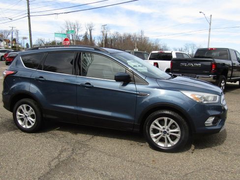 Used 2018 Ford Escape SEL image 3