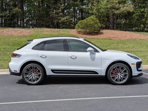 Certified 2025 Porsche Macan S AWD/4WD image 31