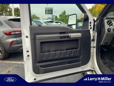 Used 2015 Ford F350 Lariat w/ Lariat Ultimate Package image 13