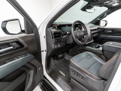 Used 2025 GMC Yukon AT4 w/ Premium Trailering Package image 13