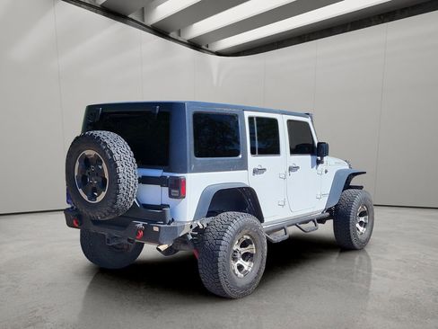 Used 2017 Jeep Wrangler Unlimited Rubicon w/ Connectivity Group AWD/4WD image 3