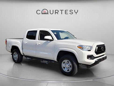 Used 2022 Toyota Tacoma SR image 7