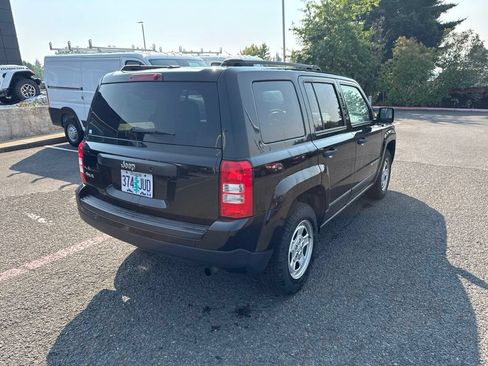Used 2017 Jeep Patriot Sport AWD/4WD image 6