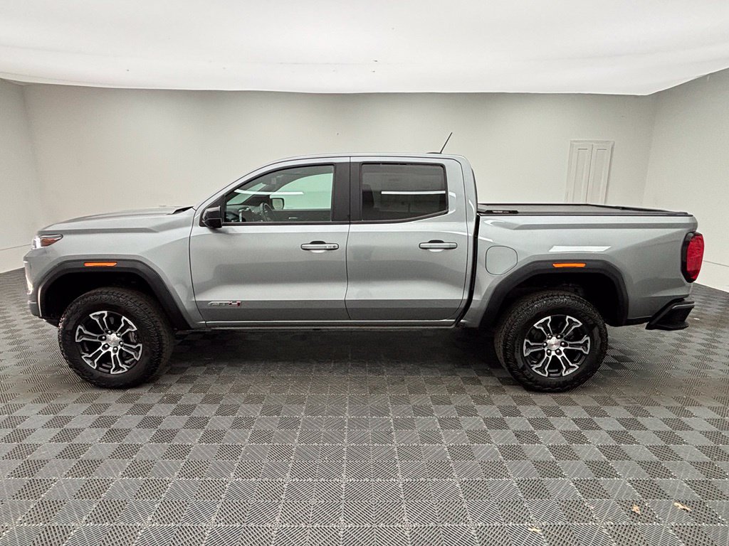 Used 2024 GMC Canyon AT4 w/ Technology Package AWD/4WD image 11