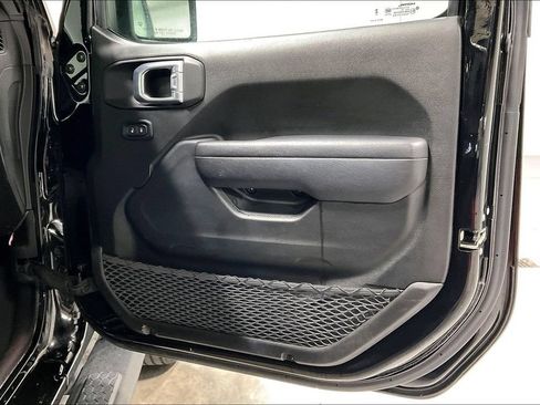 Used 2024 Jeep Wrangler Unlimited Sport AWD/4WD image 23