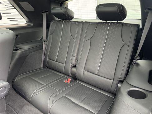 New 2026 Cadillac Vistiq Sport image 13