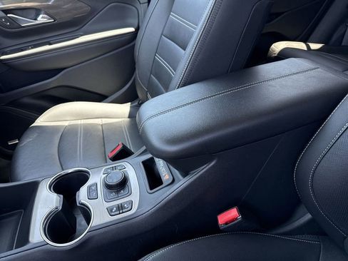 Used 2023 GMC Terrain Denali w/ Denali Premium Package AWD/4WD image 26