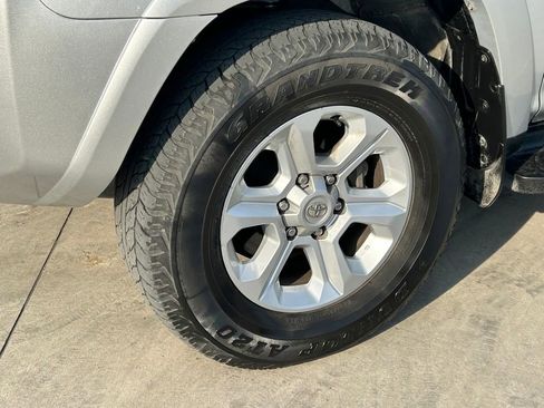 Certified 2022 Toyota 4Runner SR5 Premium image 9