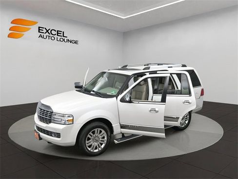 Used 2014 Lincoln Navigator 4WD image 43
