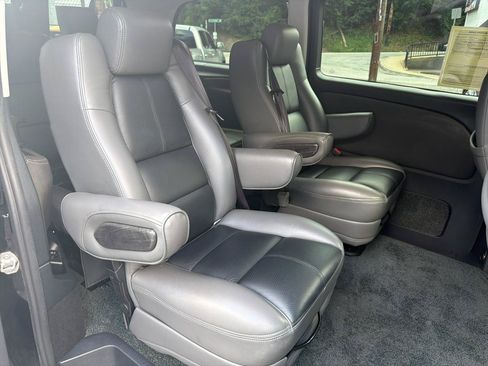 Used 2019 Mercedes-Benz Metris Passenger image 21