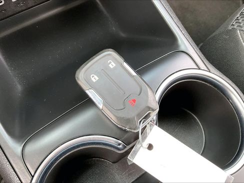 Used 2024 GMC Terrain SLE image 14