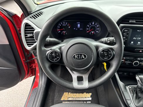 Used 2020 Kia Soul LX FWD image 17