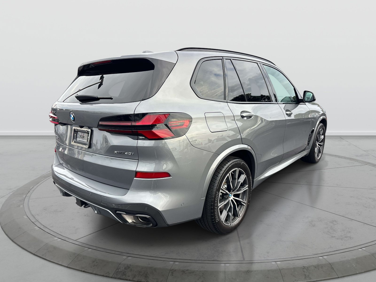 Used 2026 BMW X5 xDrive40i w/ M Sport Package AWD/4WD image 5