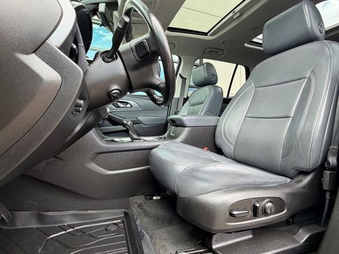 Used 2020 Chevrolet Traverse Premier w/ LPO, Floor Liner Package FWD image 9