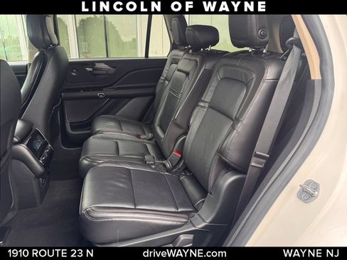 Certified 2020 Lincoln Aviator Reserve w/ Elements Package Plus AWD/4WD image 21