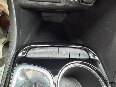 Certified 2023 Buick Encore GX Preferred FWD image 22