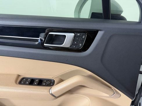Certified 2022 Porsche Cayenne Coupe AWD/4WD image 20
