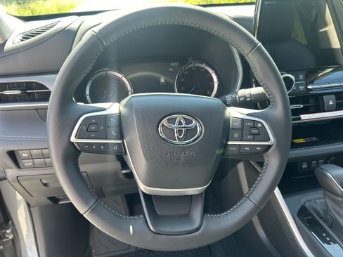 Used 2026 Toyota Highlander XLE AWD/4WD image 22