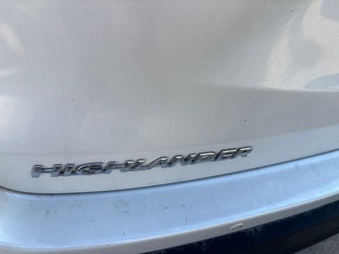 Used 2016 Toyota Highlander Limited Platinum AWD/4WD image 25