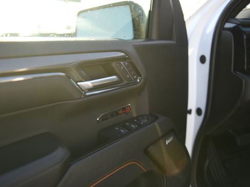 Used 2024 GMC Sierra 1500 AT4 w/ Technology Package image 29