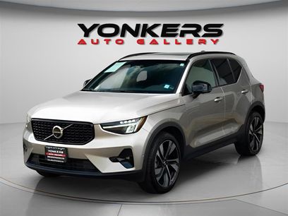 Used 2023 Volvo XC40 B5 Ultimate w/ Protection Package Premier
