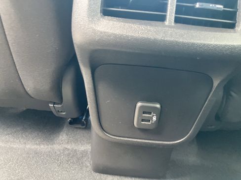 Used 2024 Chevrolet Equinox LT FWD image 21