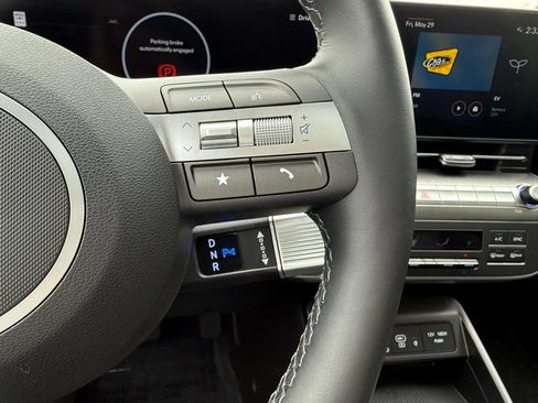 Certified 2025 Hyundai Kona Limited FWD image 27