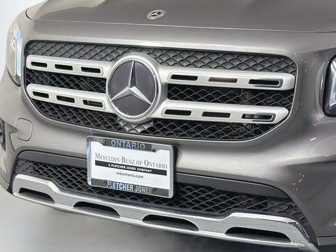 Used 2022 Mercedes-Benz GLB 250 w/ Premium Package Lite image 13