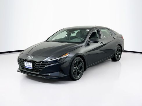 Used 2023 Hyundai Elantra SEL w/ Convenience Package FWD image 1