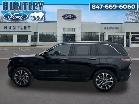 Used 2023 Jeep Grand Cherokee Overland w/ Luxury Tech Group IV image 7