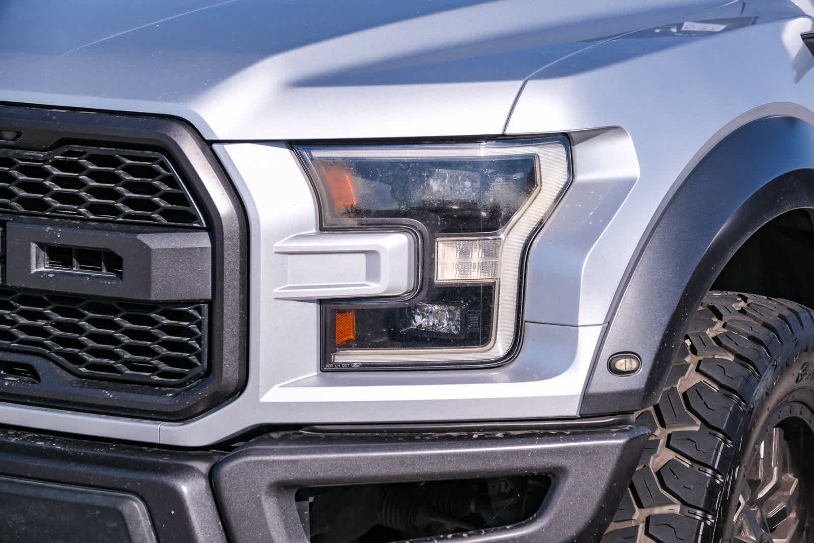 Used 2017 Ford F150 Raptor w/ Equipment Group 802A Luxury AWD/4WD image 12