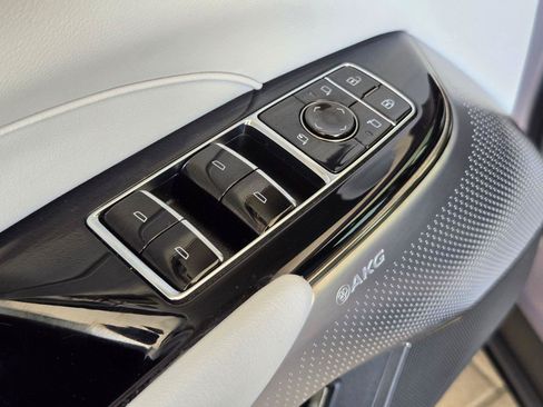 Certified 2024 Cadillac Lyriq Luxury AWD/4WD image 25