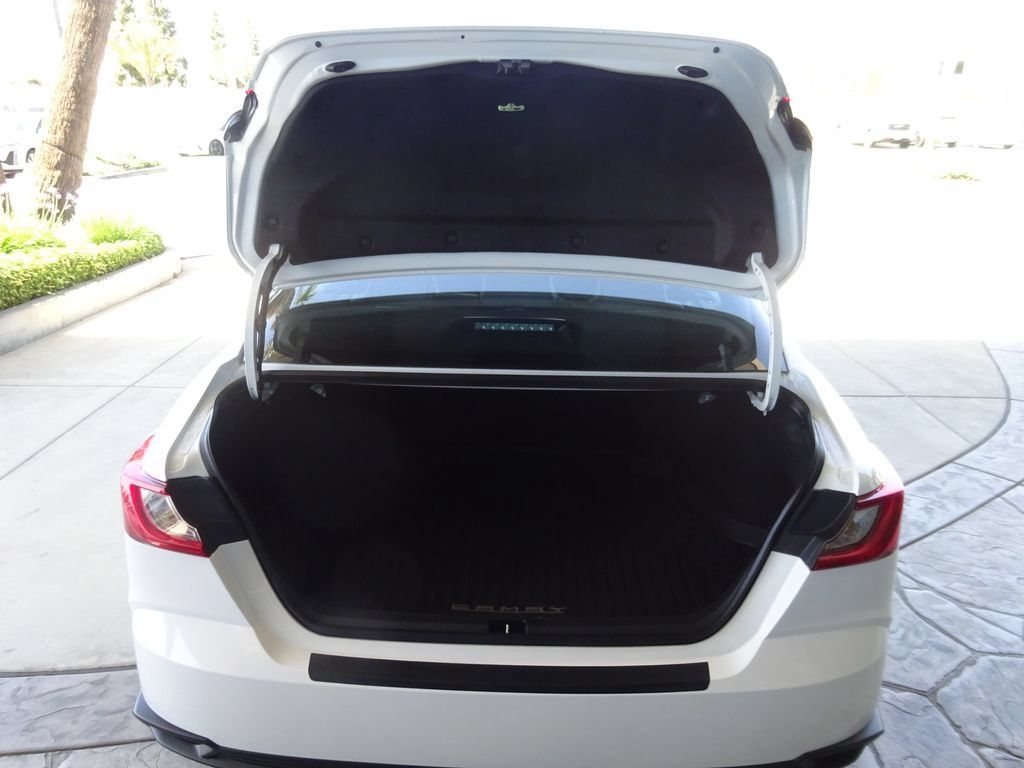 Used 2025 Toyota Camry SE FWD image 29