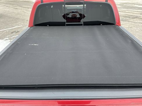 Used 2019 Toyota Tacoma Limited image 18