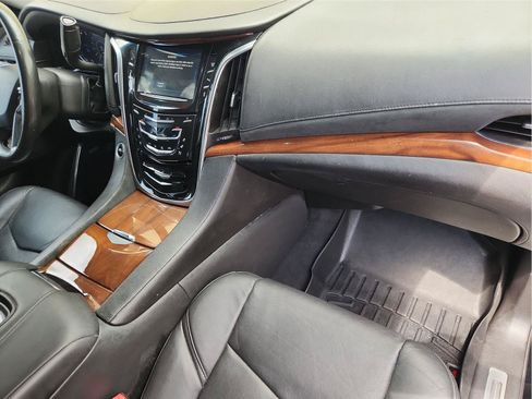 Used 2016 Cadillac Escalade 2WD image 28