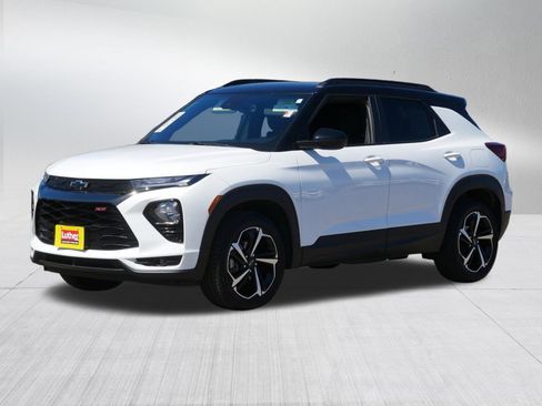 Used 2021 Chevrolet TrailBlazer RS w/ Technology Package image 3