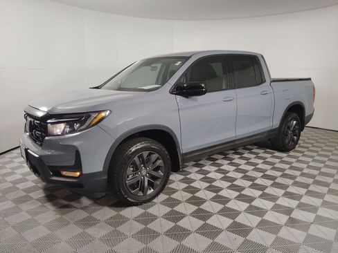 Certified 2024 Honda Ridgeline Sport image 18