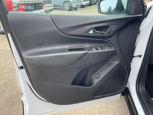 Used 2023 Chevrolet Equinox LT FWD image 21