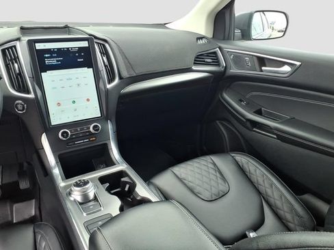 Used 2023 Ford Edge Titanium AWD/4WD image 13