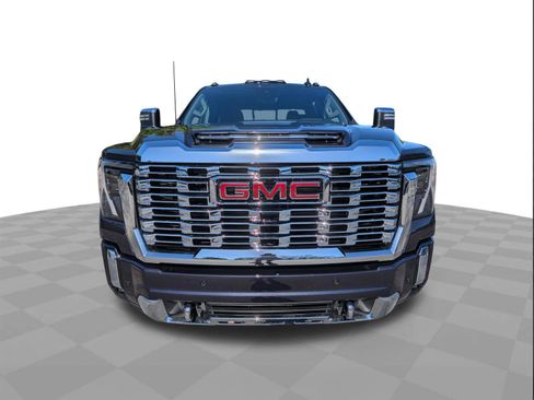 New 2026 GMC Sierra 2500 Denali w/ Denali Reserve Package AWD/4WD image 9