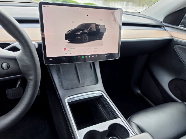 Used 2023 Tesla Model Y Long Range AWD/4WD image 25