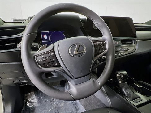 Used 2023 Lexus ES 350 image 10