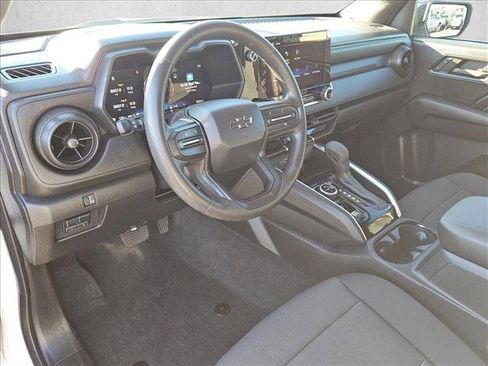 Used 2024 Chevrolet Colorado Trail Boss w/ Technology Package image 10